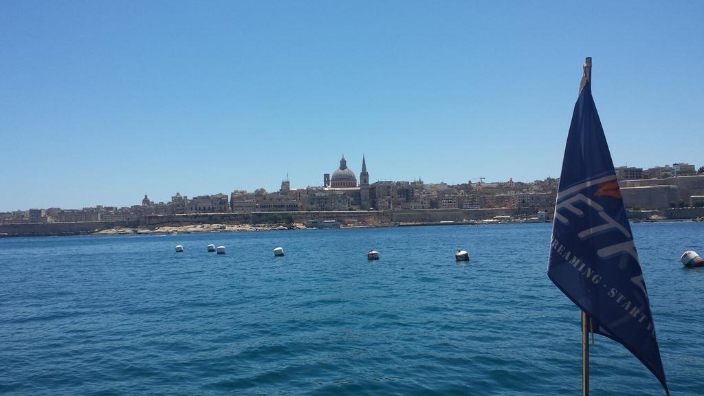 Boat Ms Cutty Jean Hotel Sliema Buitenkant foto