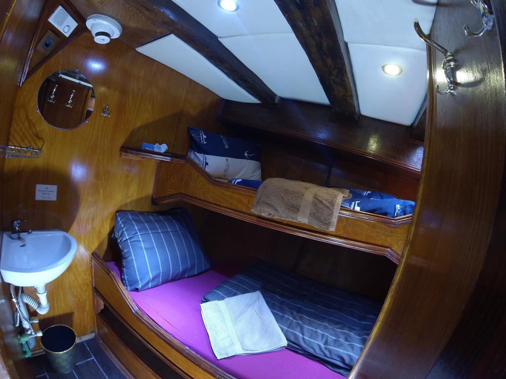 Boat Ms Cutty Jean Hotel Sliema Kamer foto