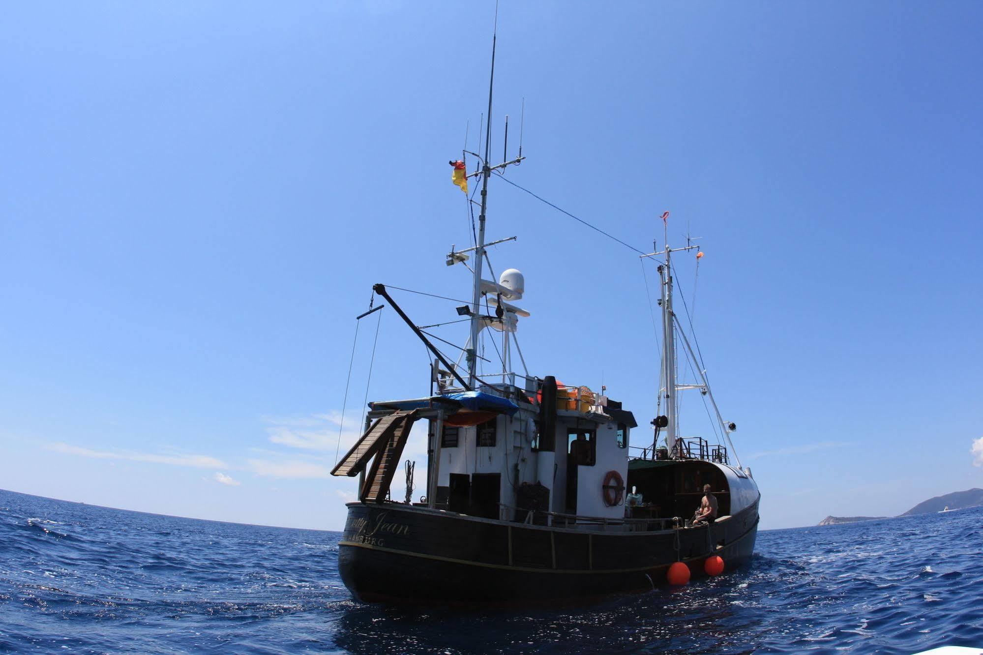 Boat Ms Cutty Jean Hotel Sliema Buitenkant foto