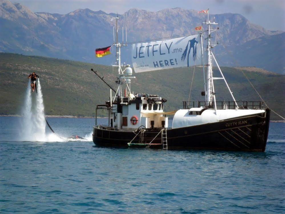 Boat Ms Cutty Jean Hotel Sliema Buitenkant foto